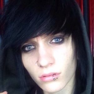 Johnnie Guilbert  age, weight, brother, spouse & more